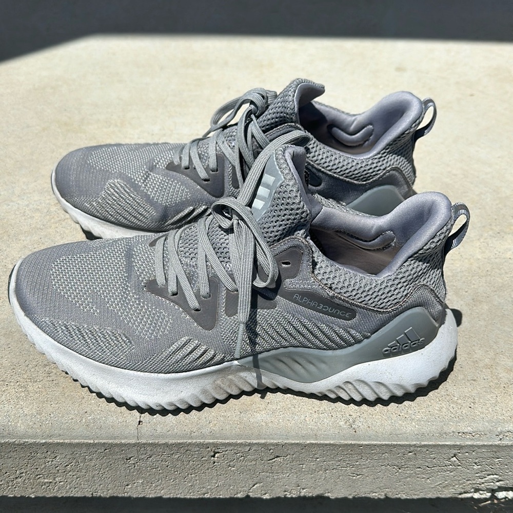 Adidas Men's ALPHABOOST Running Shoes, Size 8, Grey